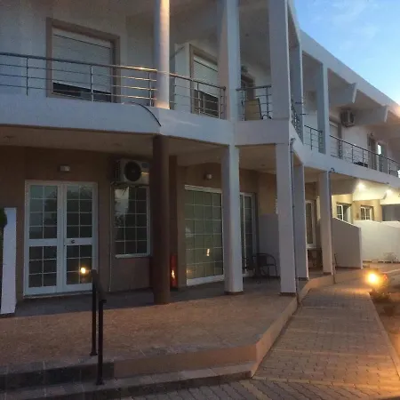 River's Apartmanhotel 3*