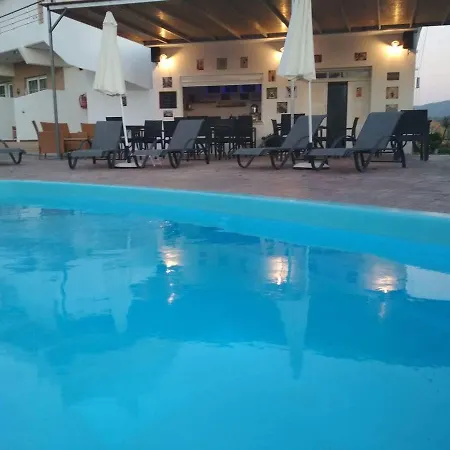 River's Hotel de apartamente Paradeísion